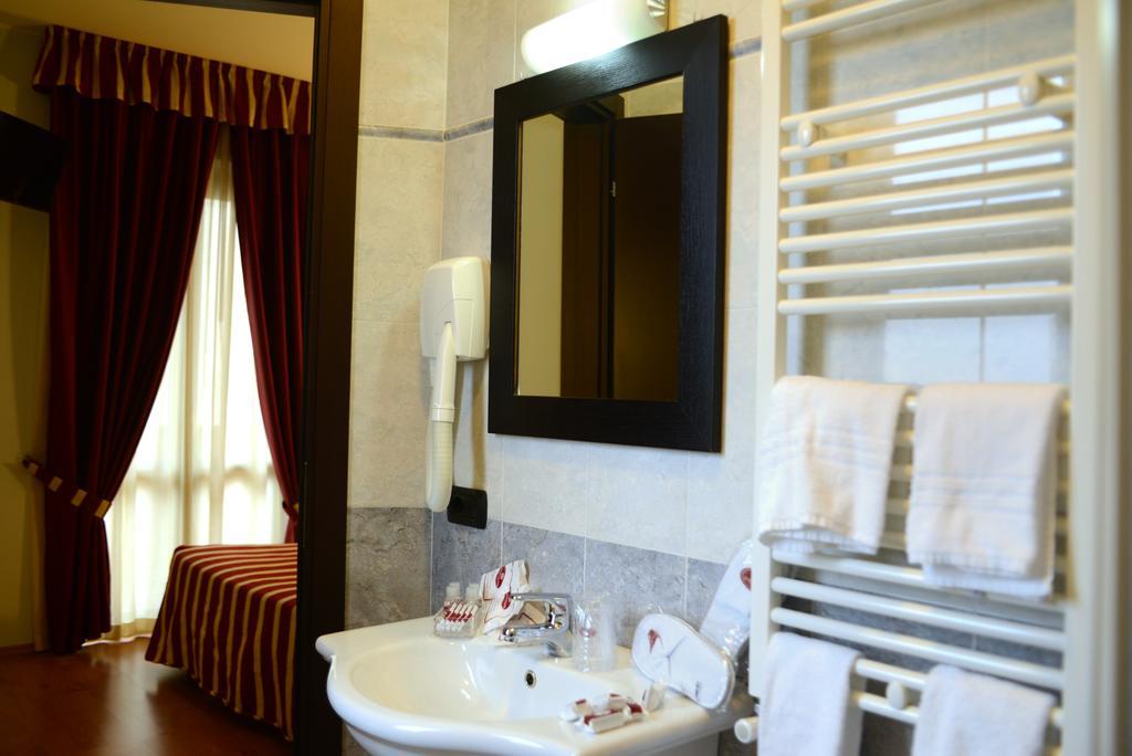 Hotel Iacone Chieti Exteriör bild