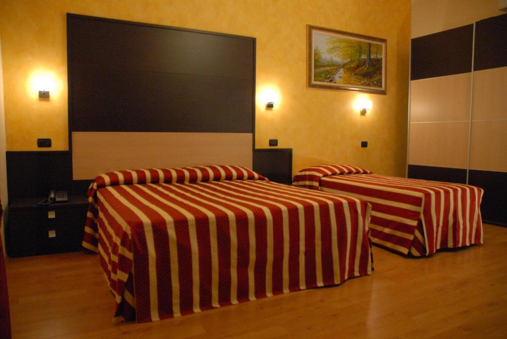 Hotel Iacone Chieti Rum bild