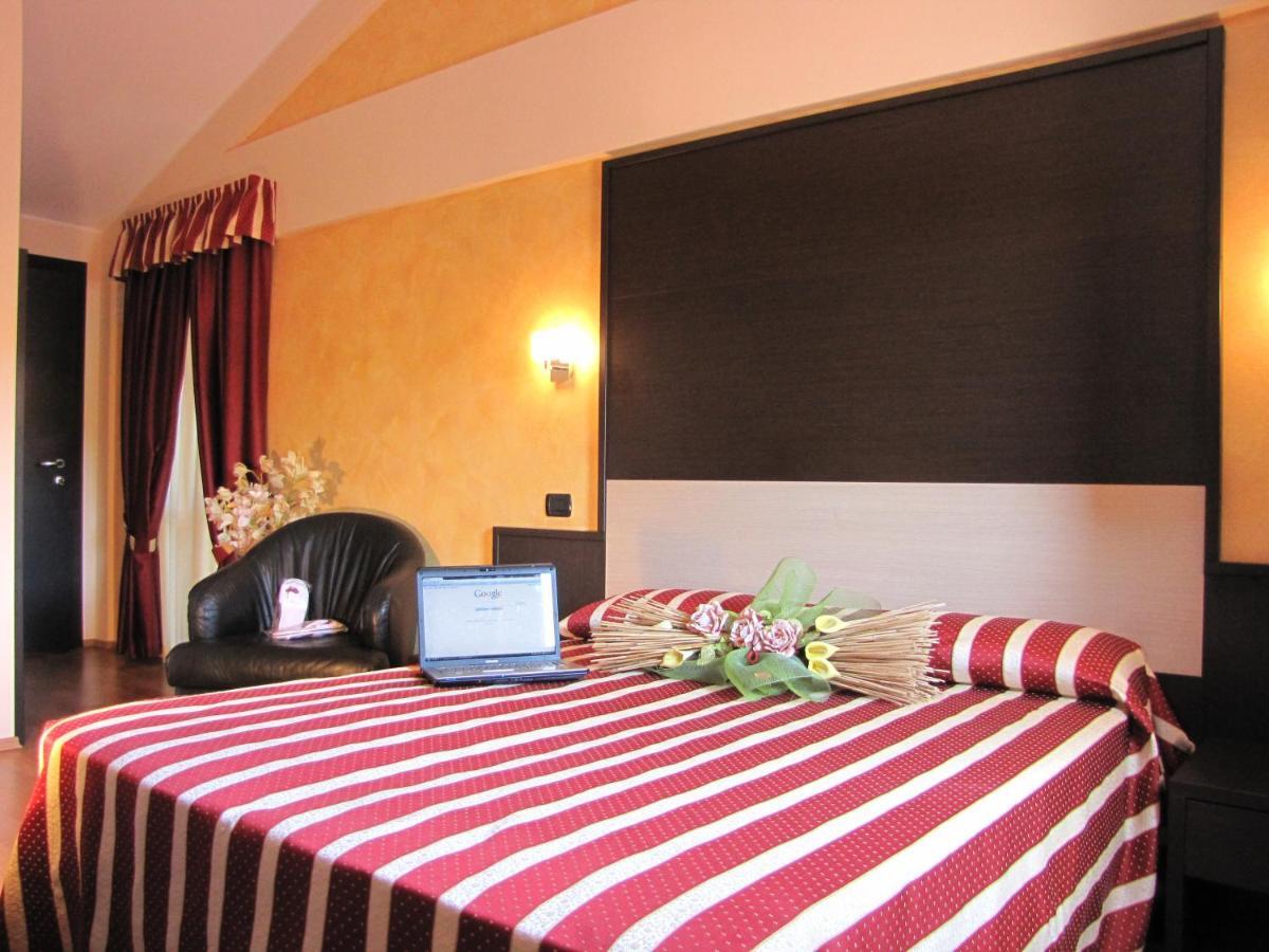Hotel Iacone Chieti Rum bild