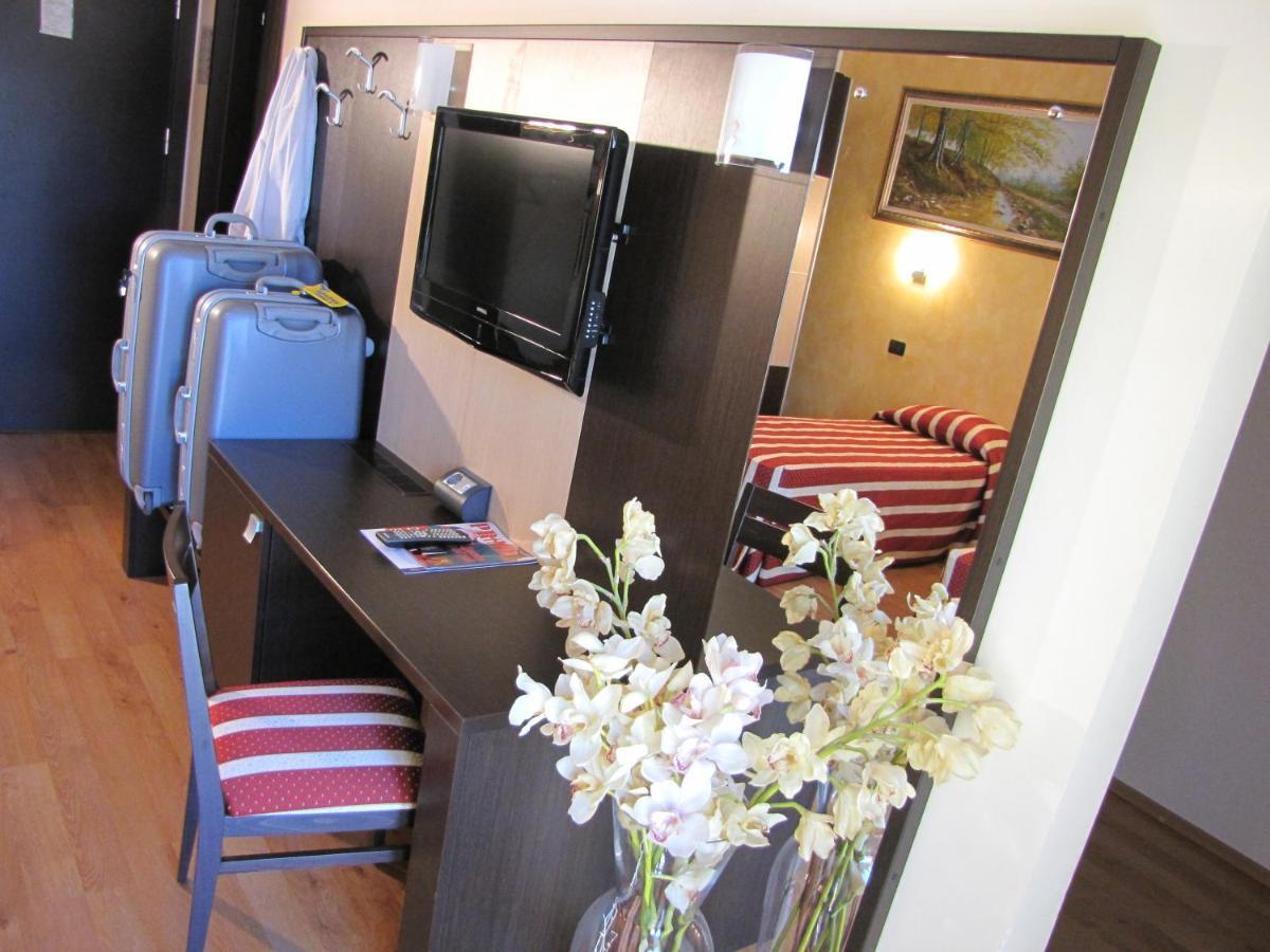 Hotel Iacone Chieti Rum bild